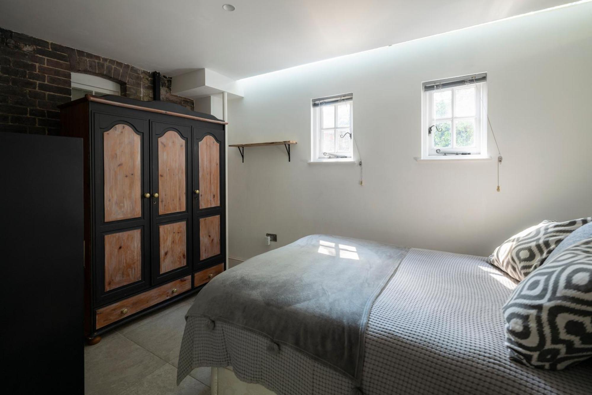 Parea Living - Spacious North House With Big Garden Apartment London