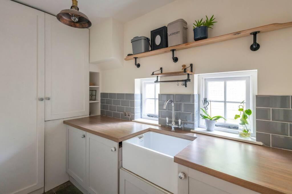 Parea Living - Spacious North House With Big Garden * London